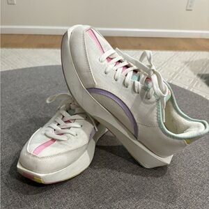 Women’s Risers - Olivia Rubin